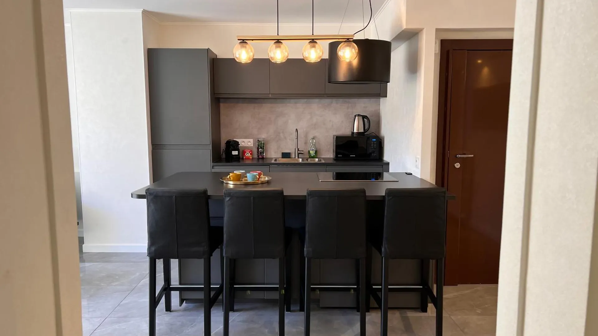Les Arenes - Cannes Centre, Charmant 2 Pieces Recemment Renove De 45 M2 Avec Sa Terrasse De 10 M2 0*,  Frankrike